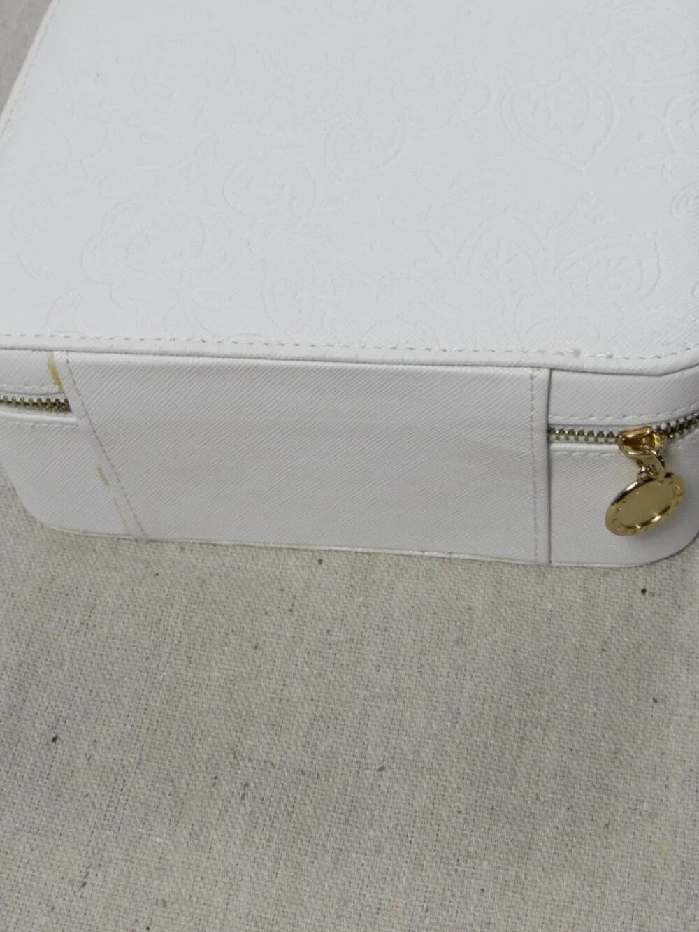 Pandora White Travel Jewelry Box Embossed Floral Gold Zipper Gray Velvet Lining
